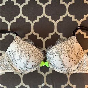 Victoria’s Secret Very Sexy Push-Up 34C